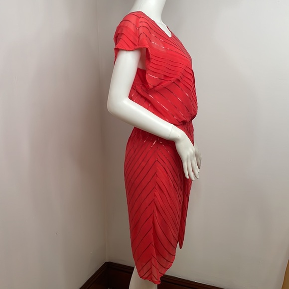 Vince Camuto Dress 6 Knee Length Red Sequins Short Sleeves Lined Point Neck - Picture 8 of 16